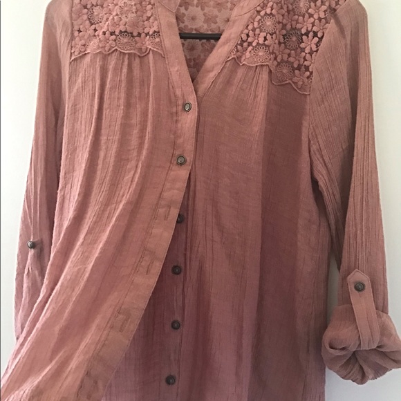 ♥️E ♾ M Women’s Blouse M♥️ - Picture 3 of 3